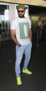 Riteish Deshmukh at Airport on 13th July 2016